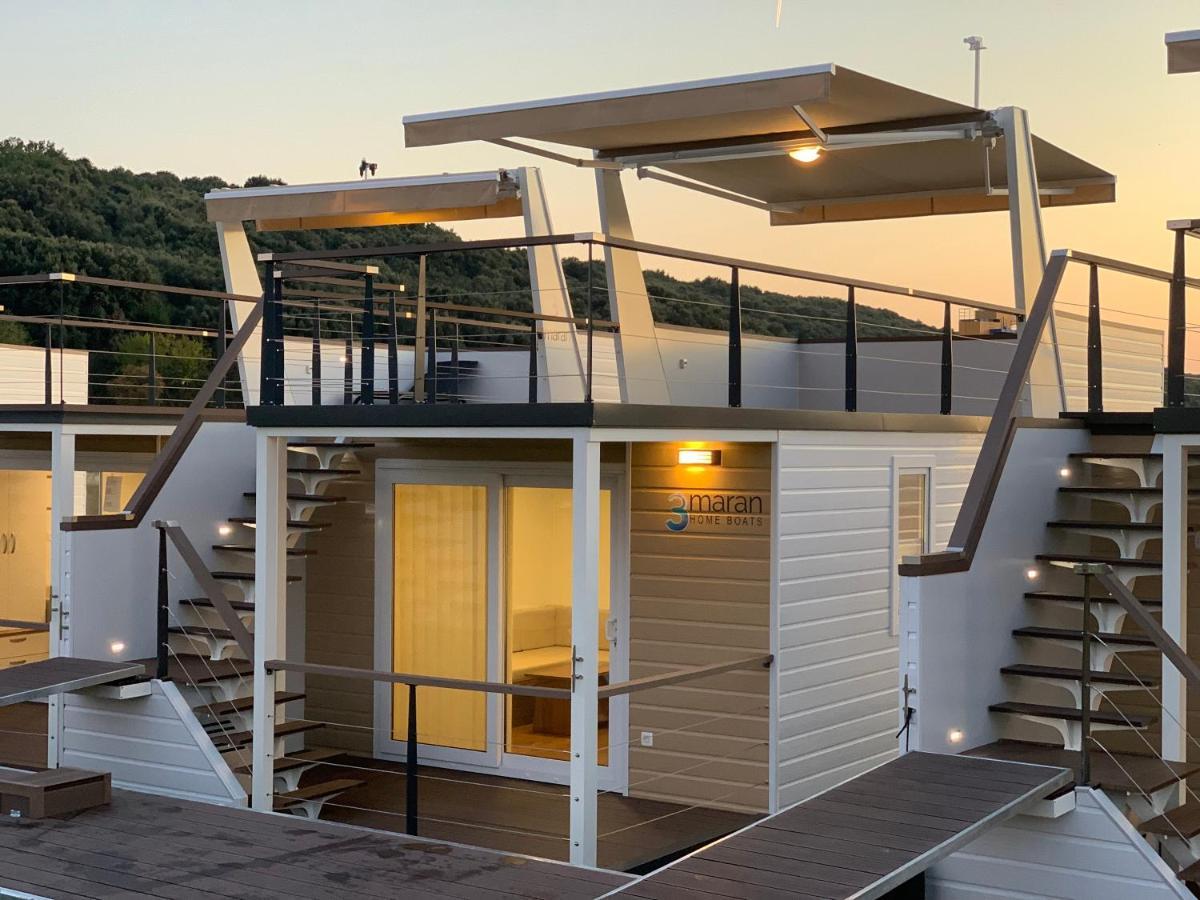 Вилла Floating House - Arena 2 Пула Экстерьер фото