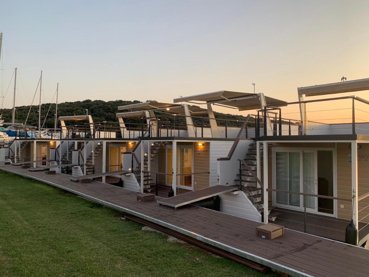 Вилла Floating House - Arena 2 Пула Экстерьер фото